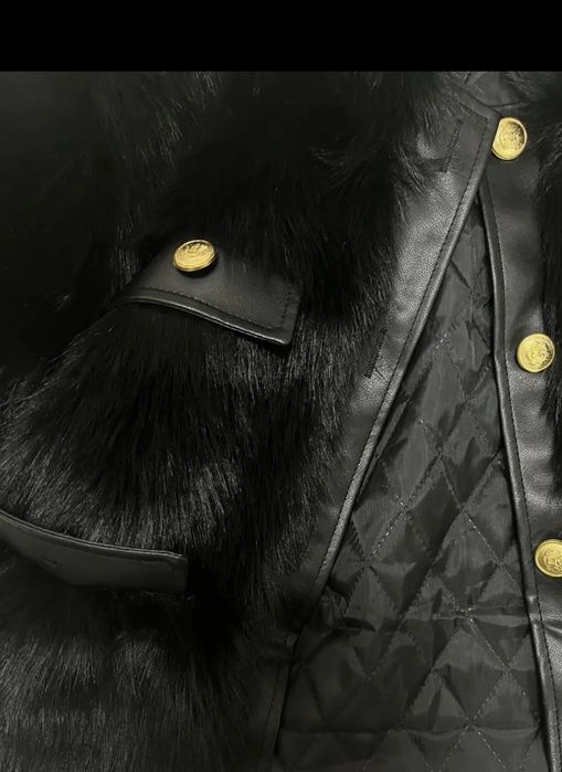 Два броя черно и бежаво пухено кожухче