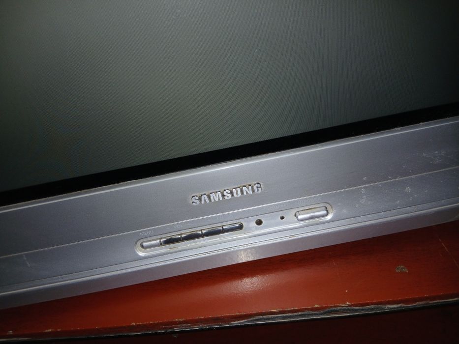 Samsung televizor va patstafka  yaxshi holatda
