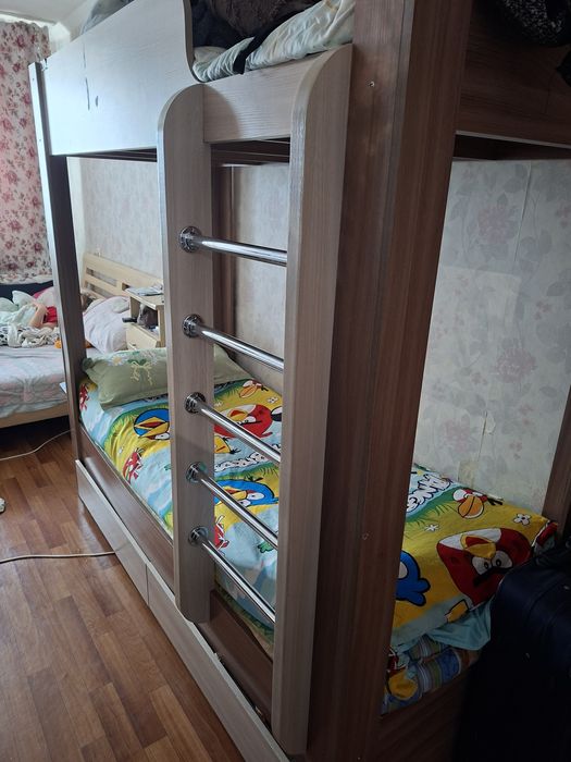 Продам двухъярусную кровать