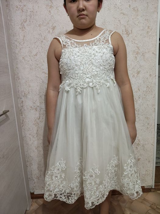 Продается детская платья на 6-10 лет