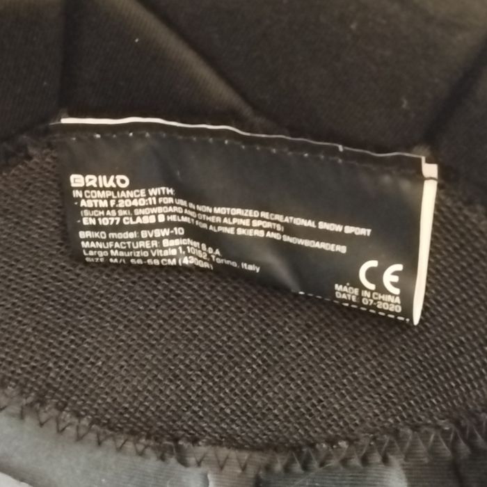 Шлем сноубордический BRICO