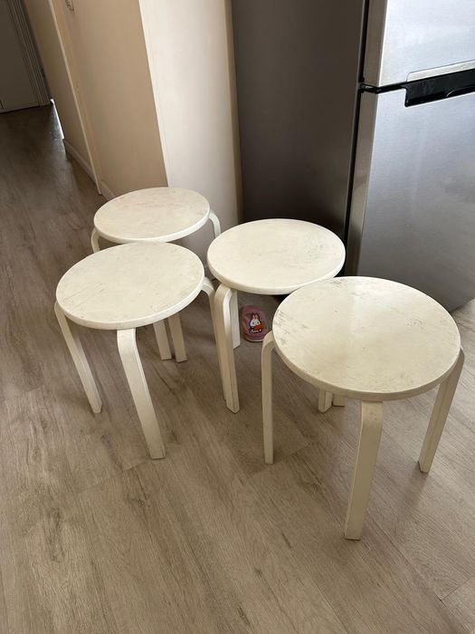 Кухонный стол белый