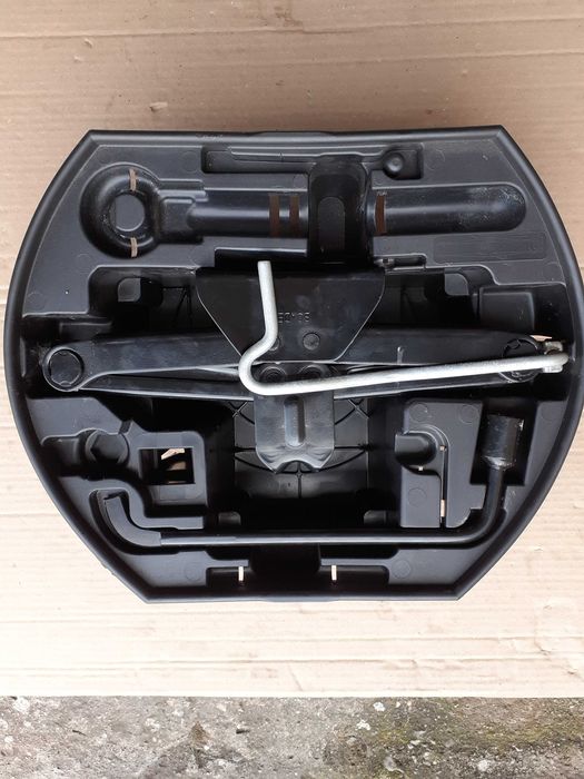Cric,cheie de roti PEUGEOT 5008, 3008, 2008, CITROEN DS7, C5 Aircross