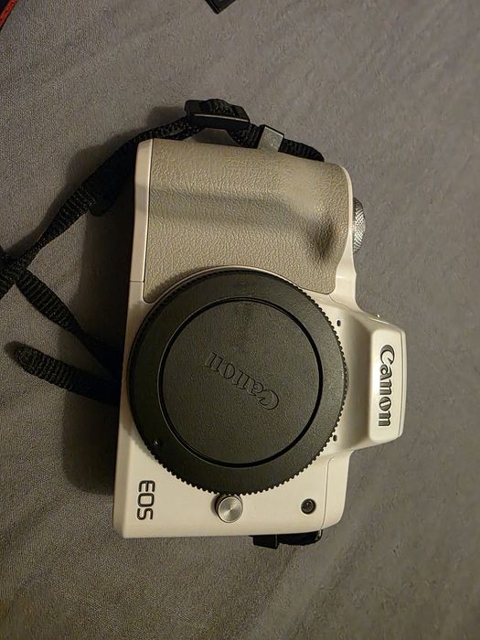 Canon M50 aparat foto.