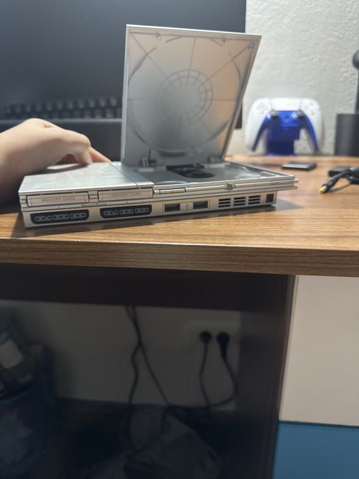 Vând PS2 ( citiți descrierea)