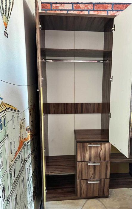 Шкаф в детскую комнату