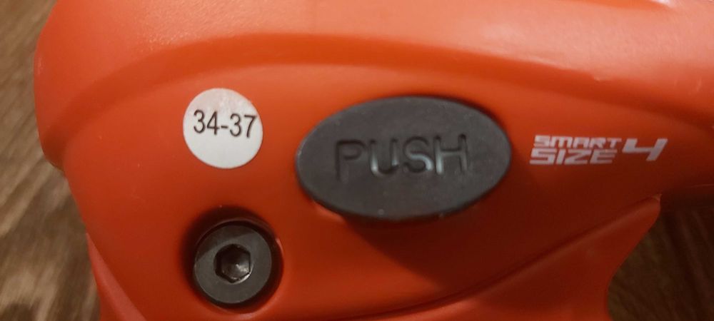 Продам детские коньки