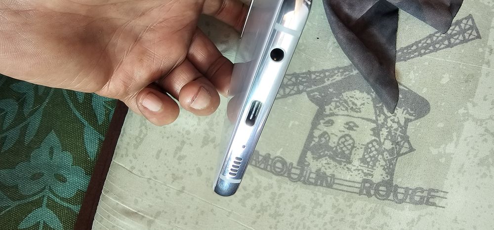 S10+ 128gb. 6 Ram