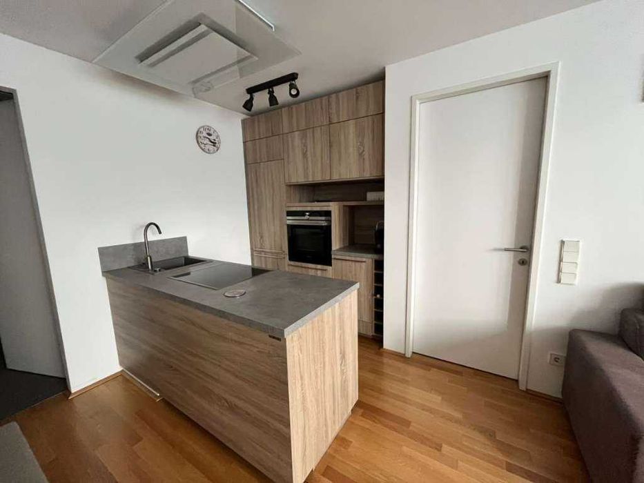 Дава се под наем Двустаен апартамент в София, Зона Б-5 - 65 кв.м за 484.5 € - Снимка #1