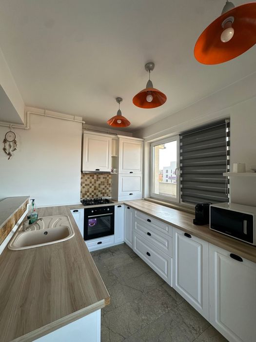 Apartament 2 camere terasa 25 mp zona Intre Lacuri