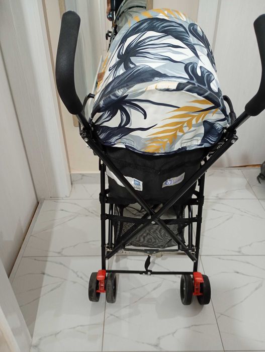 Продавам детска количка тип "чадър"