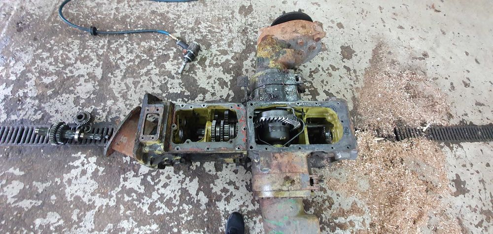 Dezmembrez tractor Deutz-Agroton 100 Mk3