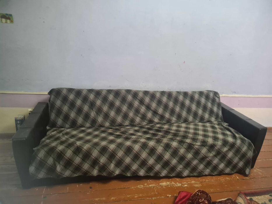 Divan yaxshi xolatda