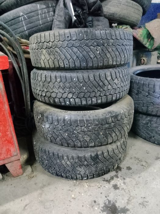 Продам комплект зимние шины 175/70/14