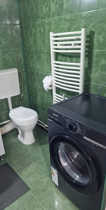 Ofer spre închiriere apartament două camere Mioveni, zonă centrală