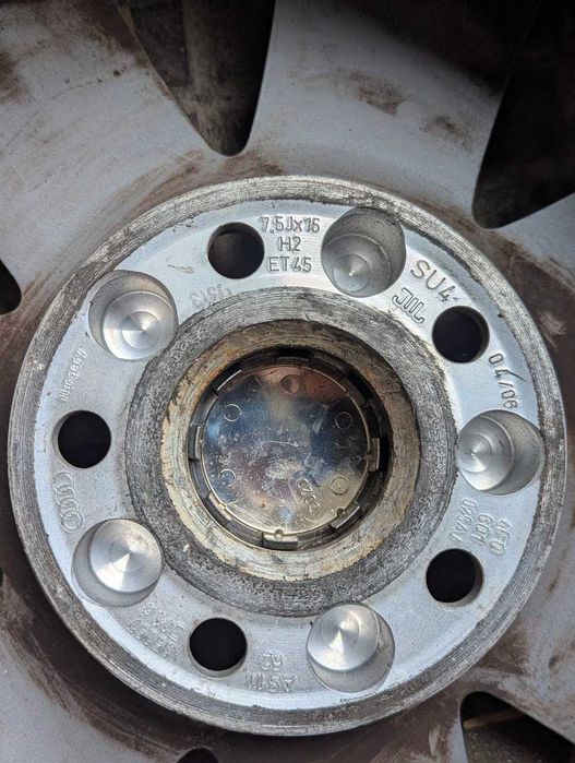 4бр зимни с джанти 215/60/16"/Pirelli/DOT19/6mm грайфер за VW групата