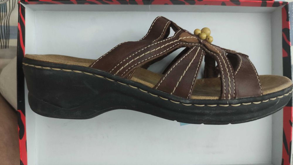 Clarks кожаные женские шлепки.
