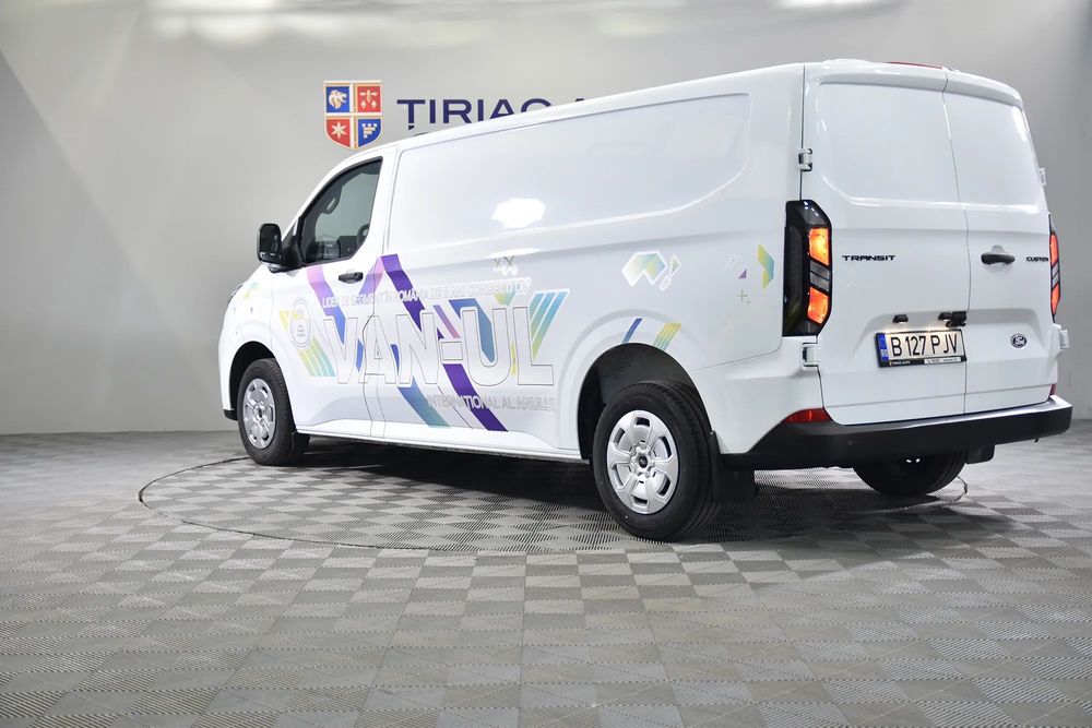 Ford Transit Custom Van FORD CUSTOM Van 320L - 2.0L diesel 136CP Manuala FWD - demo