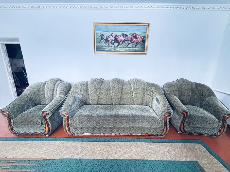 Диван 4 верка сост хороший