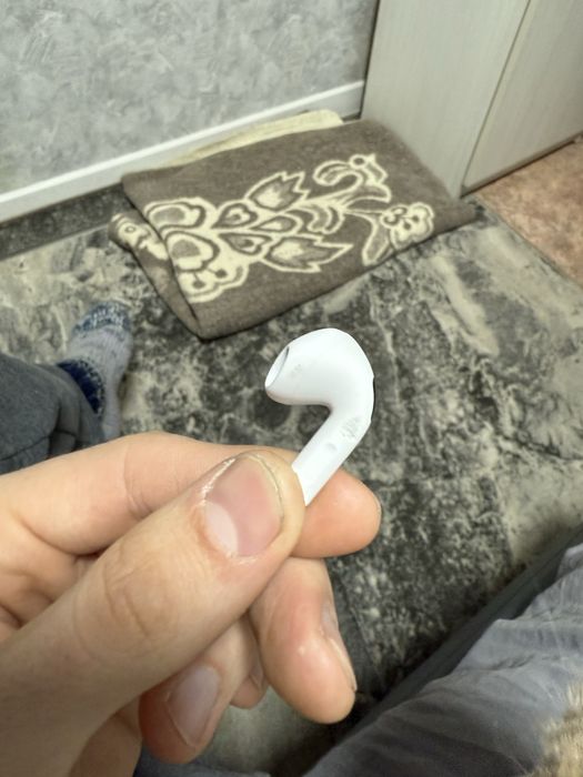 AirPods 4 ANC наушник левый