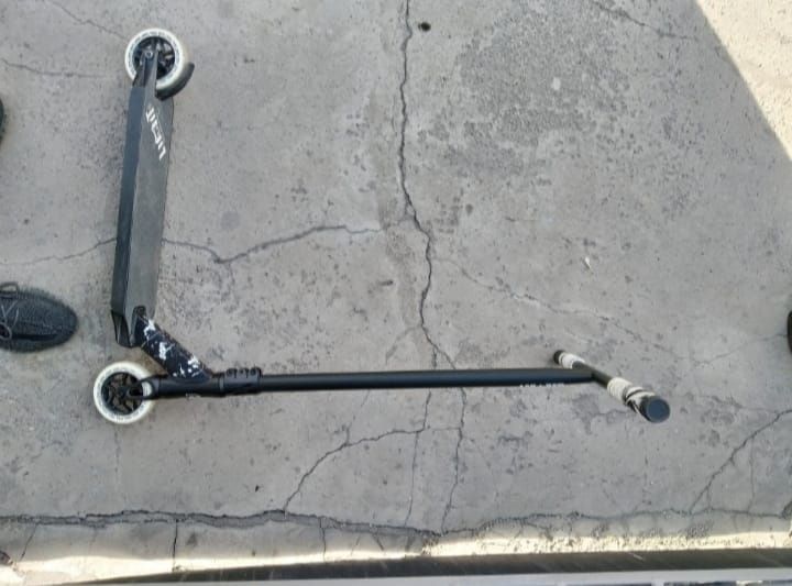 Трюковой самокат Limit lmt 01