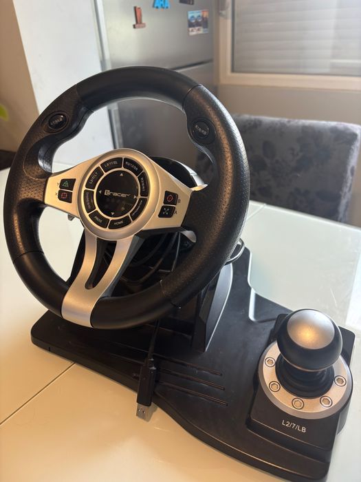 Продавам педали с кормило