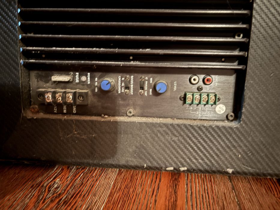 Сабвуфер б/у в хорошем состоянии