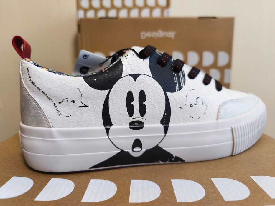 Desigual кецове бели