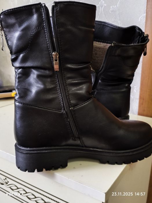 Прадаю женски  сапоги тёплые
