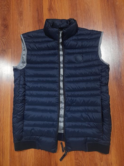 ARMANI мъжки елек S размер.