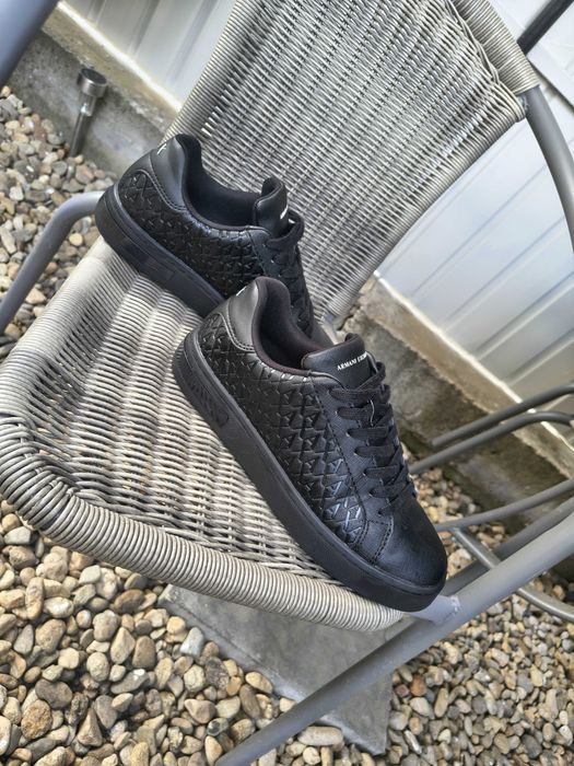 Vând adidas Armani exchange mărimea 40 ,noi!