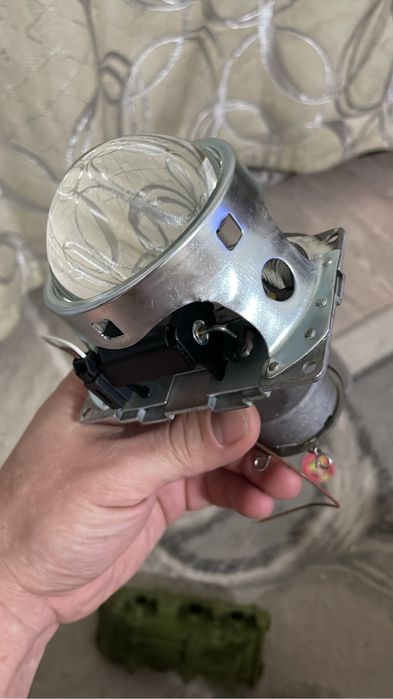 Стекла фар На Мерседес w211