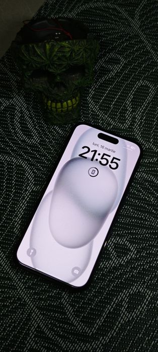 iPhone 15 – 256GB – baterie 100% – 6 cicluri – stare 9.7/10