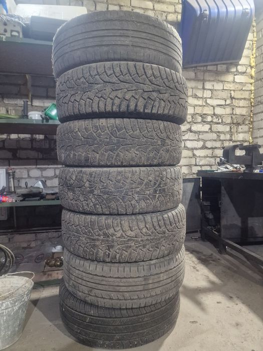 Продам зимнюю резину Nokian. 235/60 R18