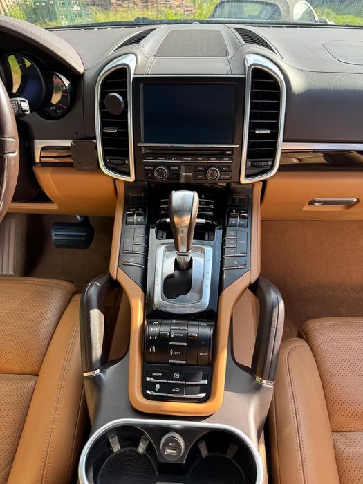 Porche Cayenne 3.0 Diesel-Full options-Automat-SUV premium