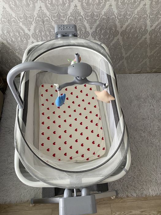 Манеж -кровать с автоукачиванием