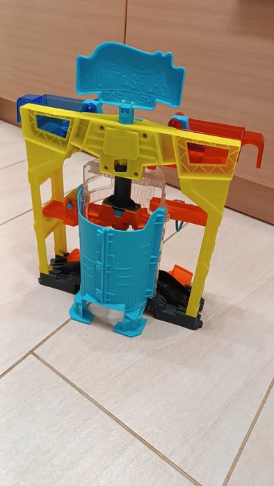 Hot Wheels® Stunt Splash Car Wash™  автомивка