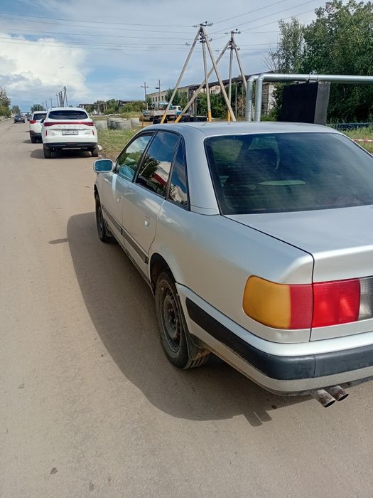 Ауди 100 с 4 год 1992 обиом 2,6