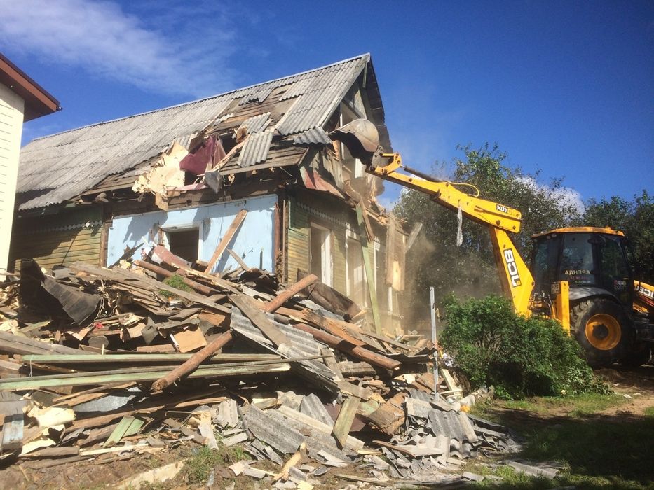 Разрушение  Дом демантаж