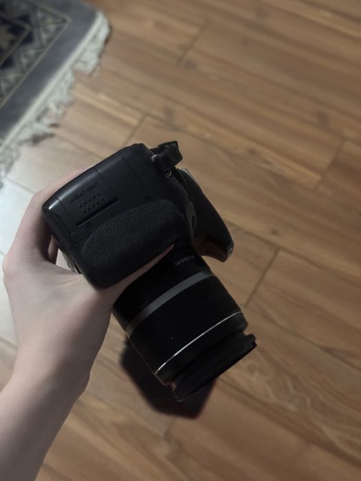 Камера Canon eos 550D