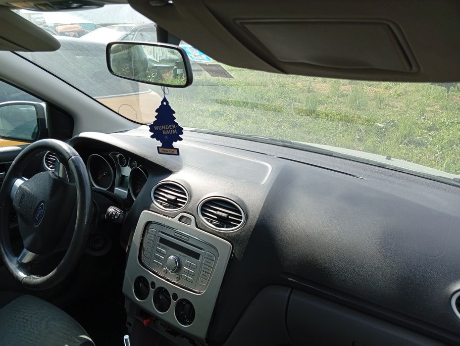Dezmembrez Ford focus 2 facelift Anul2009 1.6 16V