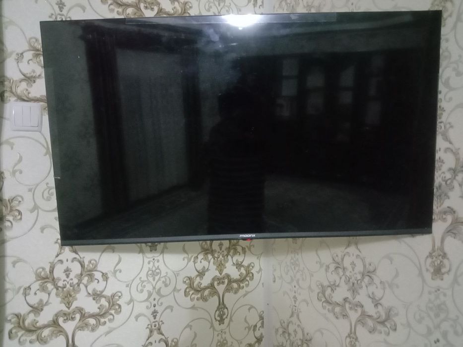 Moonx Smart TV 43