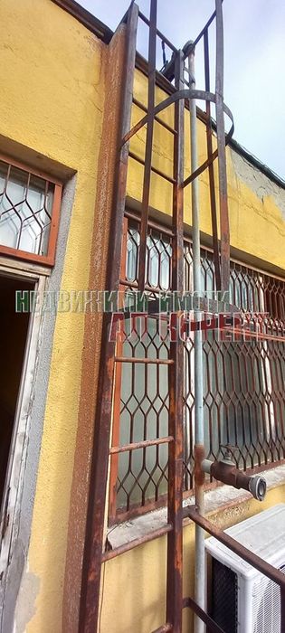 Продава се Промишлена сграда в Провадия - 1764 кв.м за 300 €/кв.м - Снимка #4