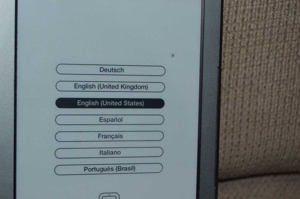 Kindle 4 Model D01100 – E-reader Clasic cu Butoane Fiziologice, Resetat