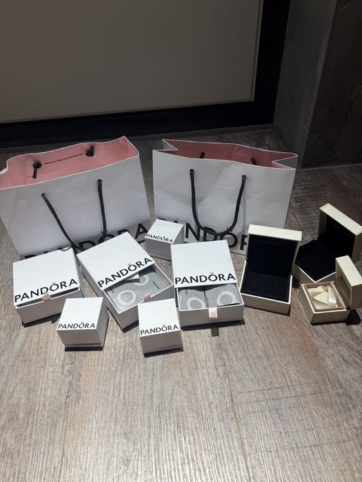 Коробки и пакеты PANDORA