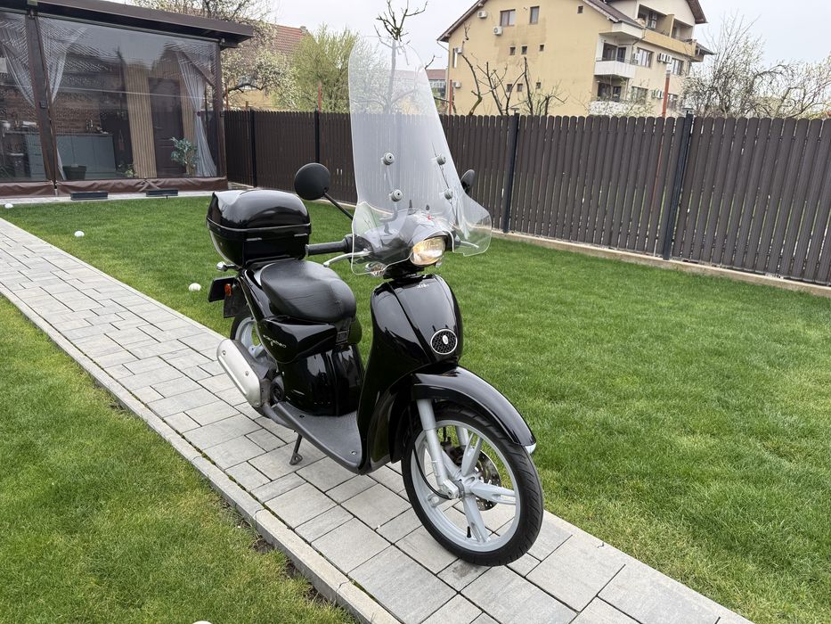 Aprilia Scarabeo 49 cc in 2 timpi An 2007 in stare Foarte buna!