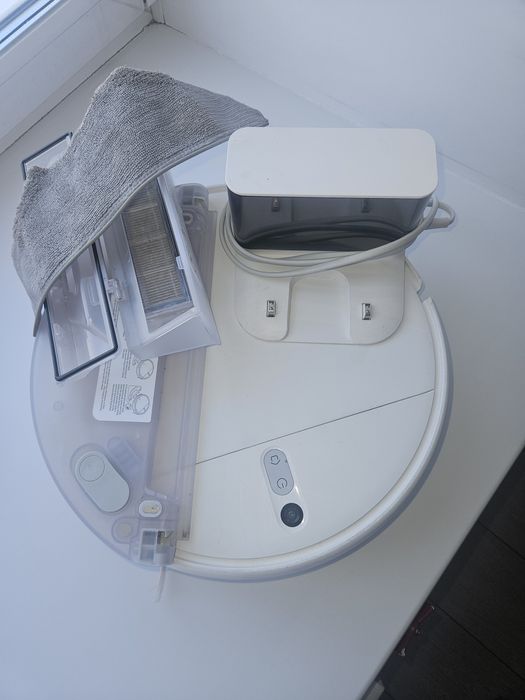 Продам робот- пылесос Xiaomi.