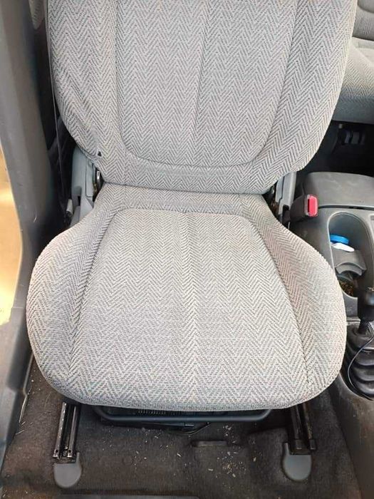 Цялостно почистване на Вашият дом и пране на мека мебел