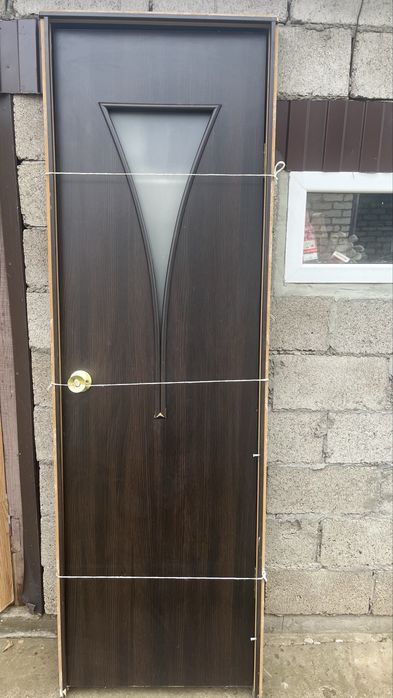 Продам дверь 5000