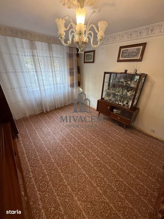 2 decomandate Brazdă Scoala 23 parter  înalt cu balcon 1982